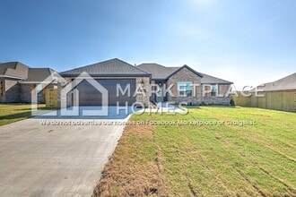 Building Photo - 375 Canada Dr