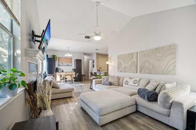 Foto del edificio - 1215 Gingerlily Cove