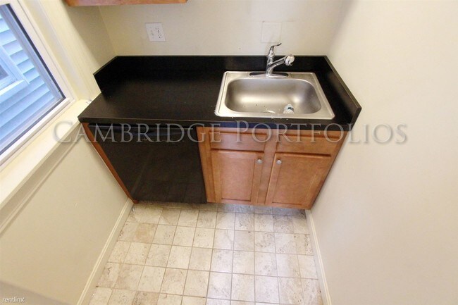 Foto del edificio - 2 br, 1 bath  - 21 Morton St # 10