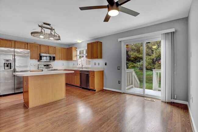 Building Photo - Captivating End Row Townhome in Owings Mills