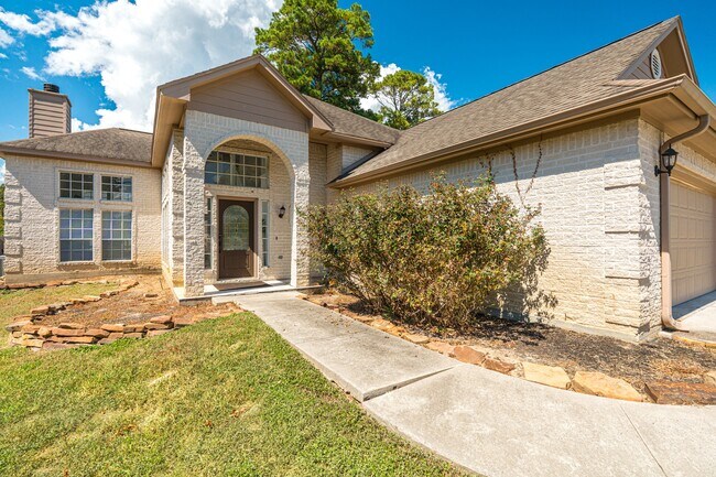 Building Photo - 3631 Country Club Blvd