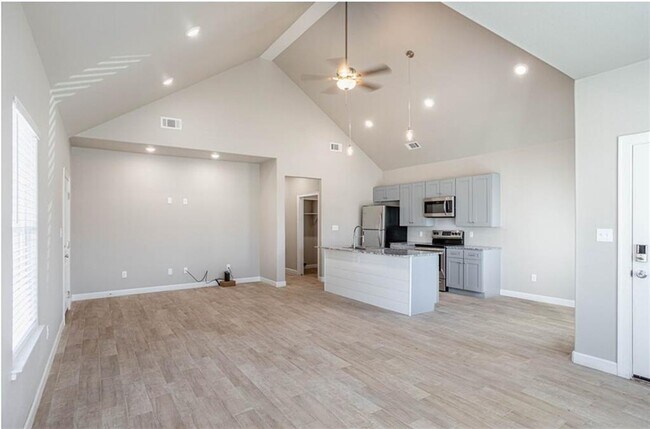 Foto del edificio - 812 Vly Oaks Ln