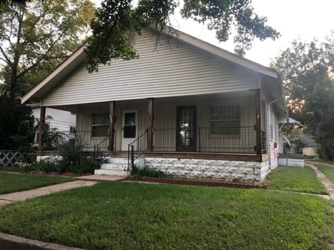 Building Photo - Market St