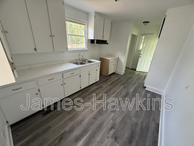 Building Photo - 3026 Texas St