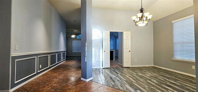 Foto del edificio - 14706 Huntmont Dr