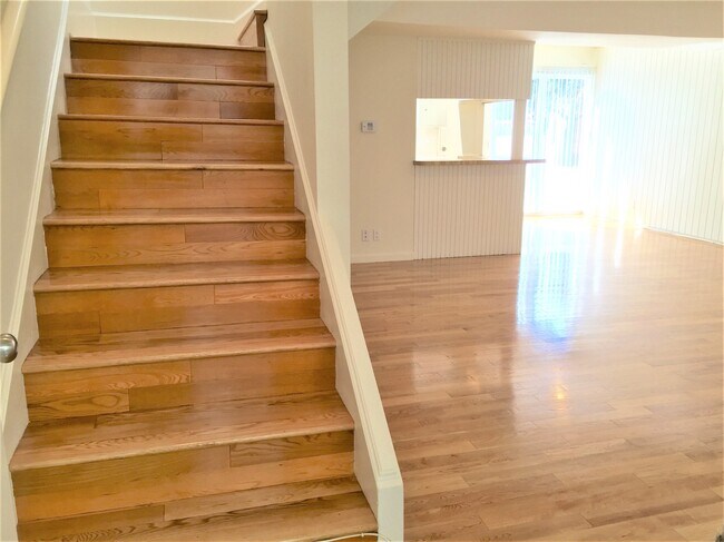 Foto del edificio - 11808 Darlington Ave