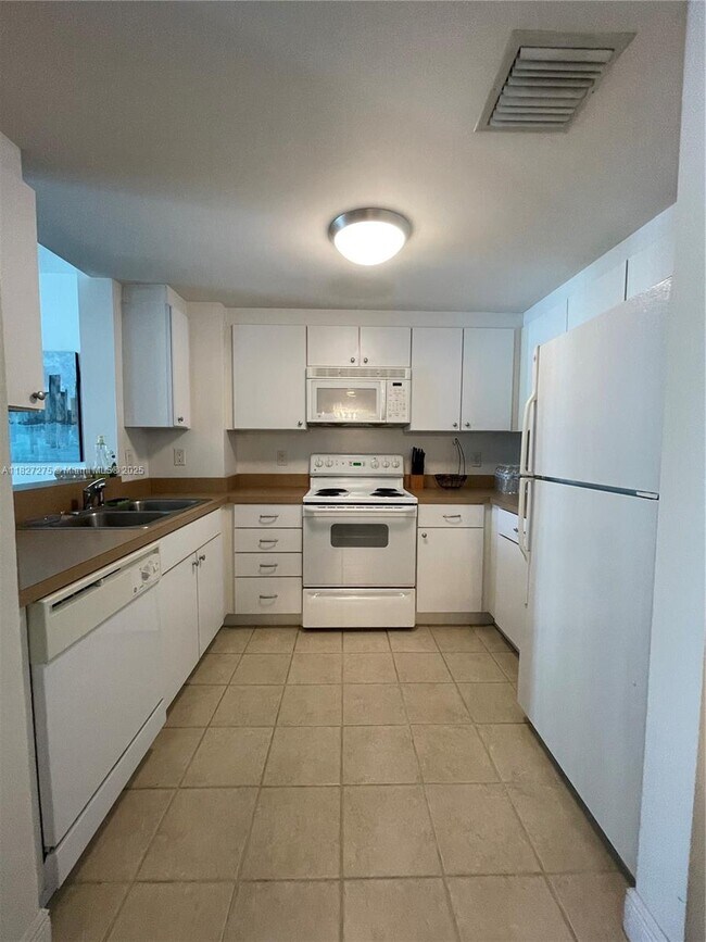 Building Photo - 1250 S Miami Ave