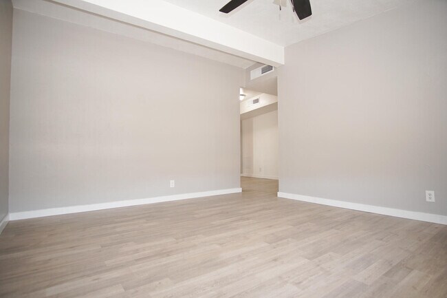 Foto del edificio - 5145 Rutherford Dr