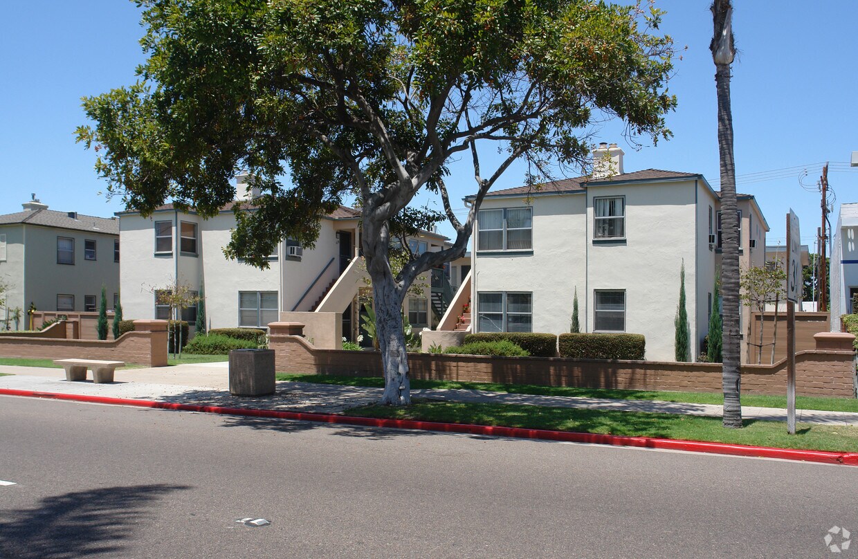 Foto del edificio - 406-422 Orange Ave