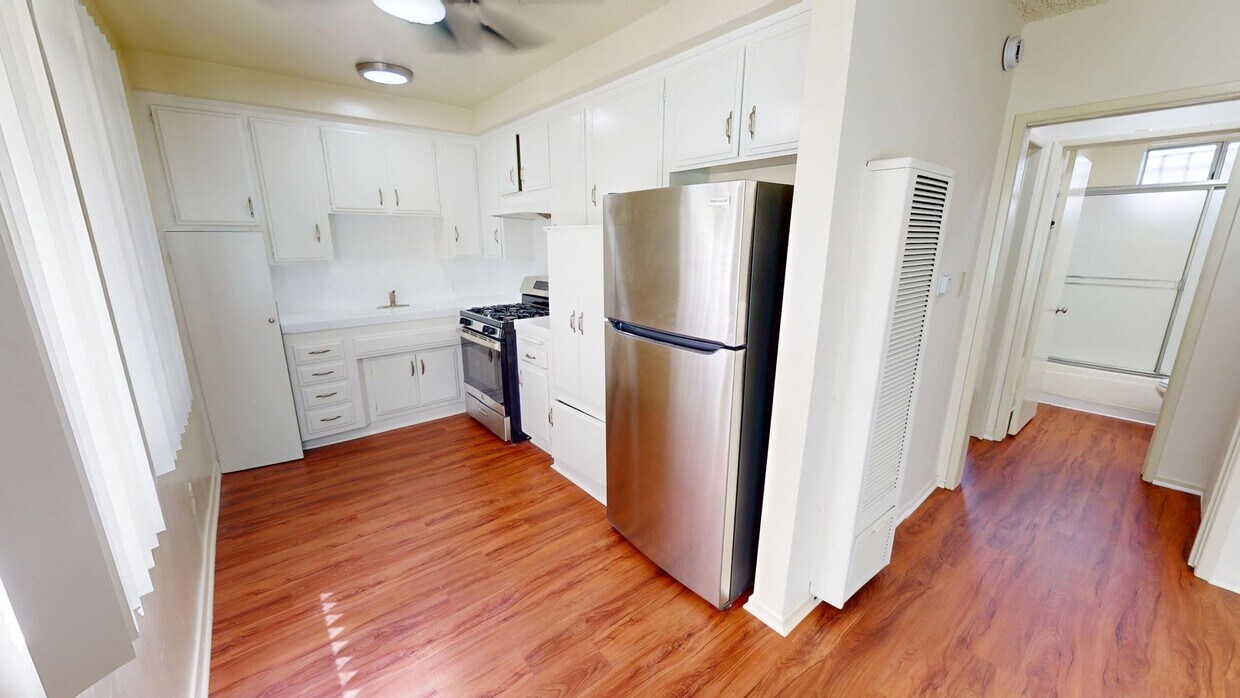 740 W. Laconia - 740 Laconia Blvd Los Angeles, CA 90044