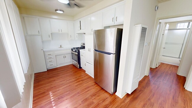 Interior Photo - 740 W. Laconia