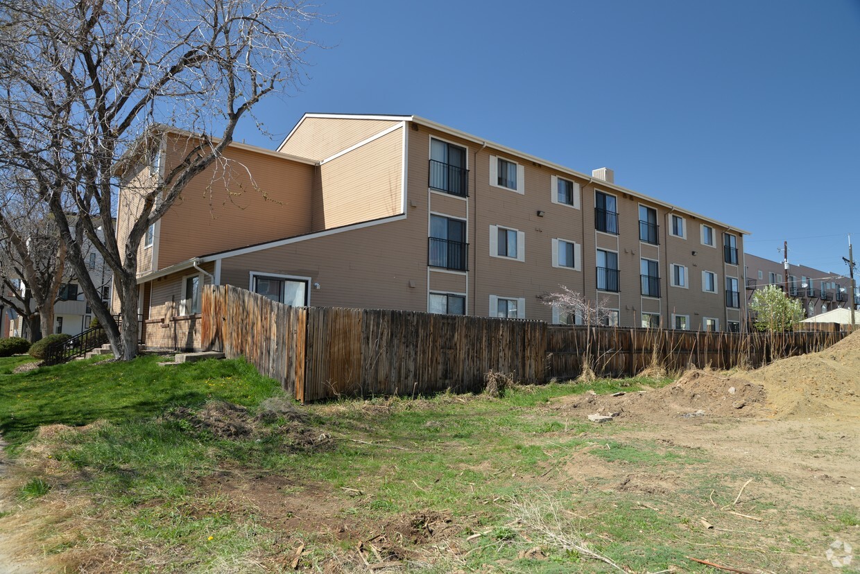 Building Photo - Jefferson Terrace