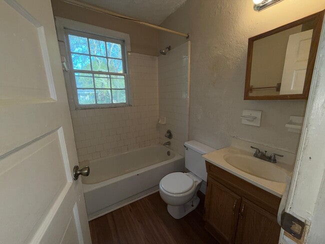 Building Photo - 4841 Louisa Terrace