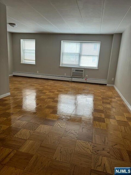Foto del edificio - 211 Johnson Ave