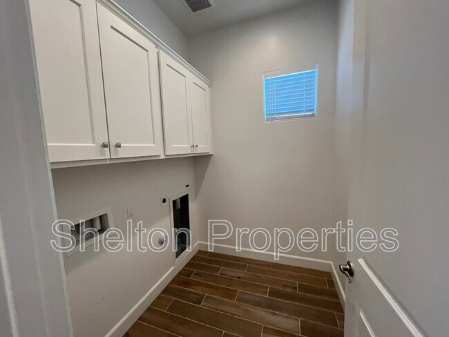 Foto del edificio - 20711 W Medlock Dr