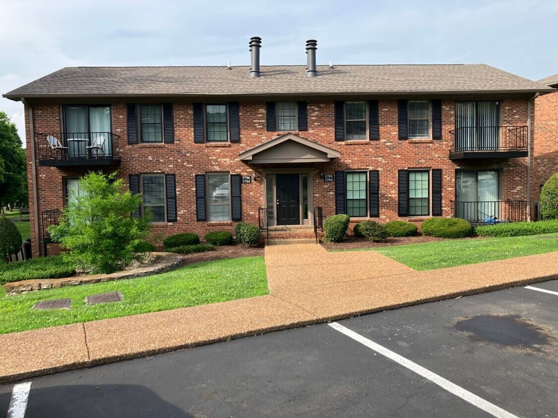 Primary Photo - MOVE IN SPECIAL $500 off 2nd months rent! ...