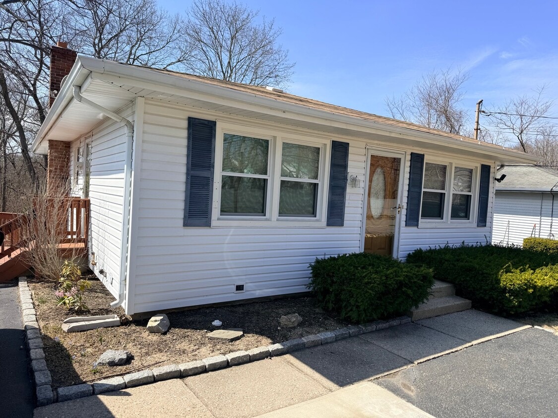 Photo - 82 1st Ave (Kings Park, NY)