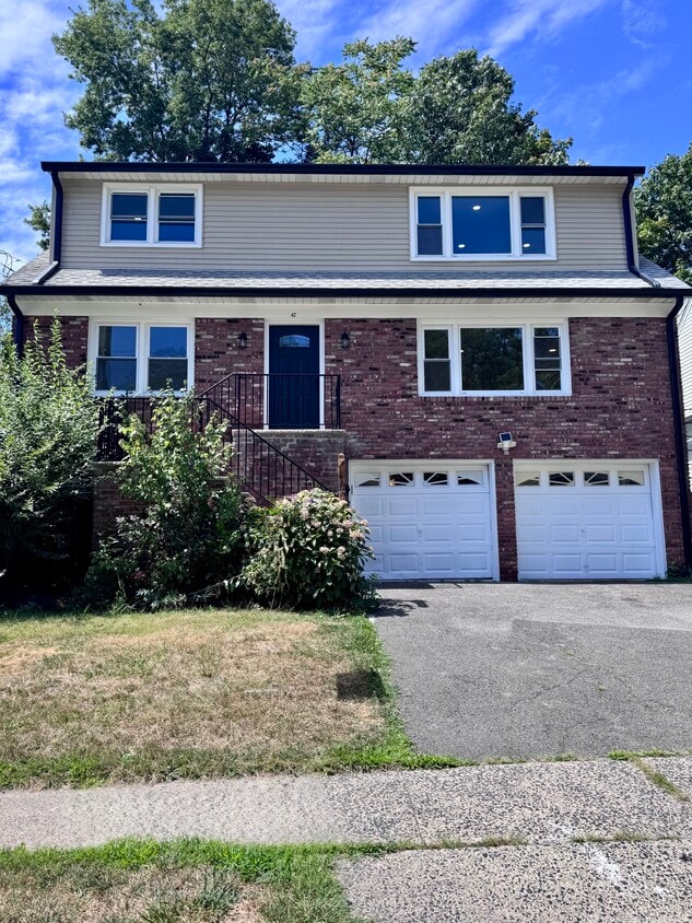 Welcome to 47 Sherwood - 47 Sherwood Ave