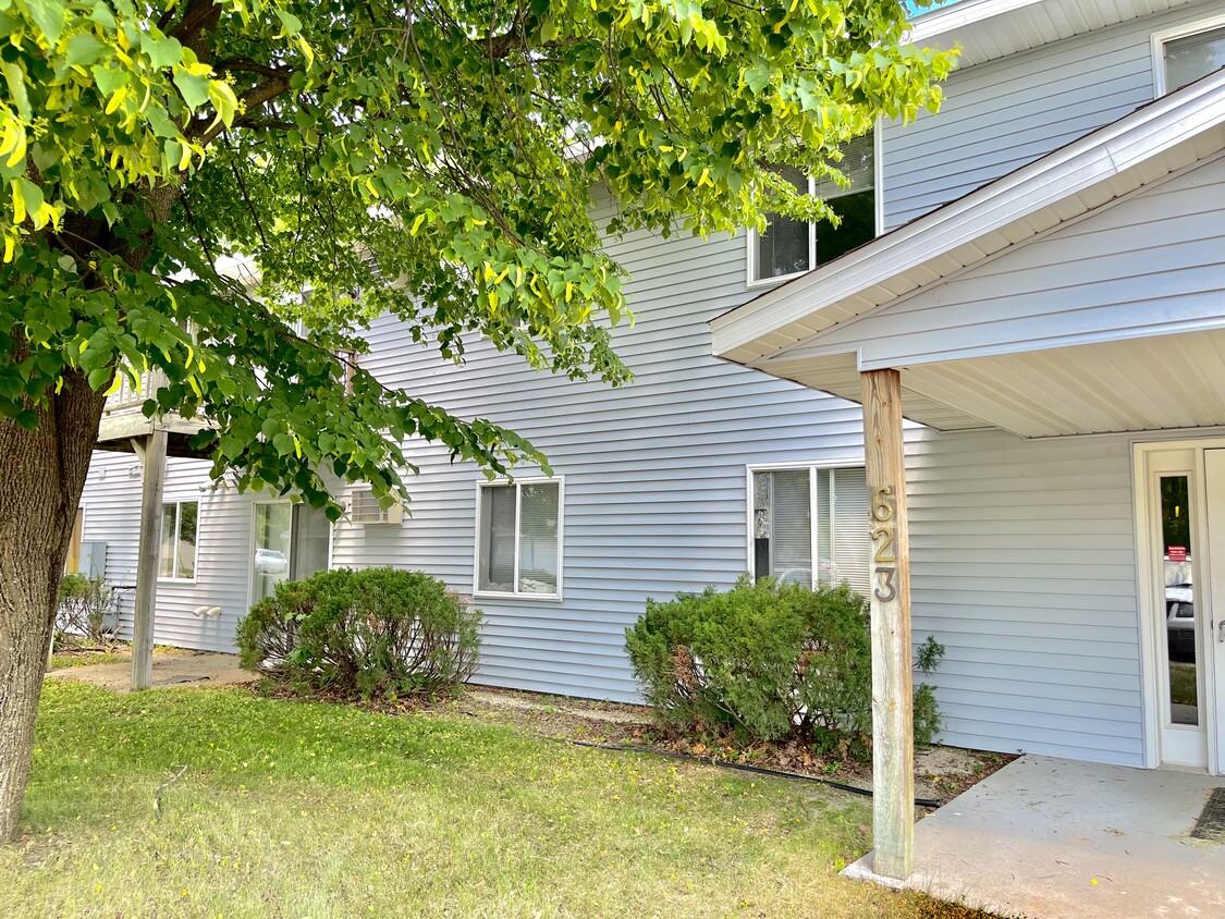 Primary Photo - 623 Amy Dr