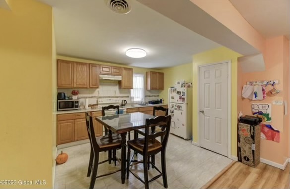 Kitchen - 1106 3rd Ave