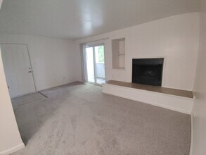 Building Photo - 600 Reusens Rd
