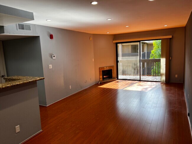 Foto del edificio - 22100 Burbank Blvd