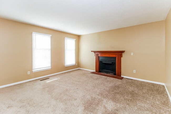 Foto del edificio - 767 Crooked Run Rd