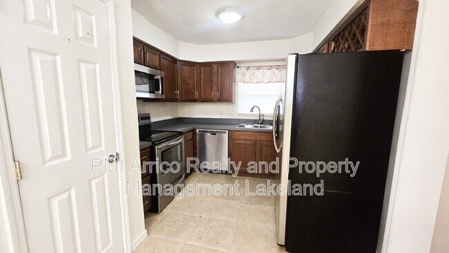 Foto del edificio - 2526 Edmond Cir