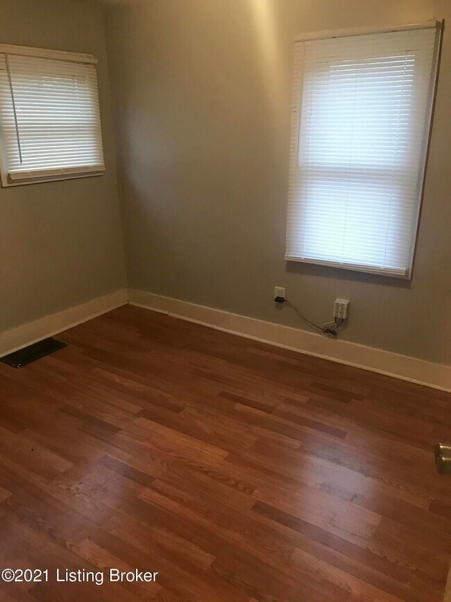 Foto del edificio - 3764 Lentz Ave