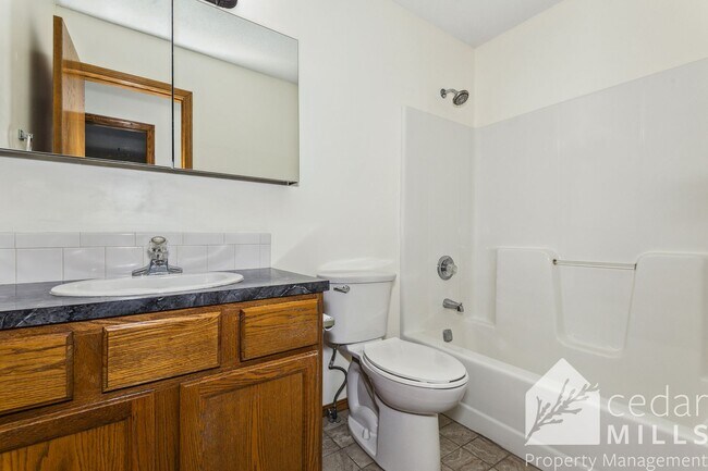 Building Photo - Wonderful Split Level Home in North Wichita