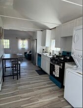 Building Photo - 9924 Russell St