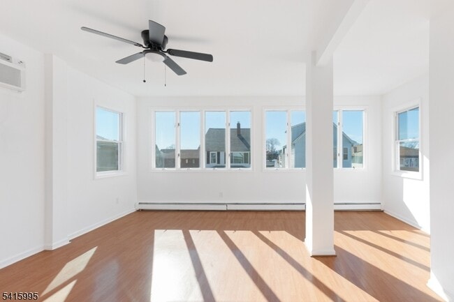 Building Photo - 118 Ray St