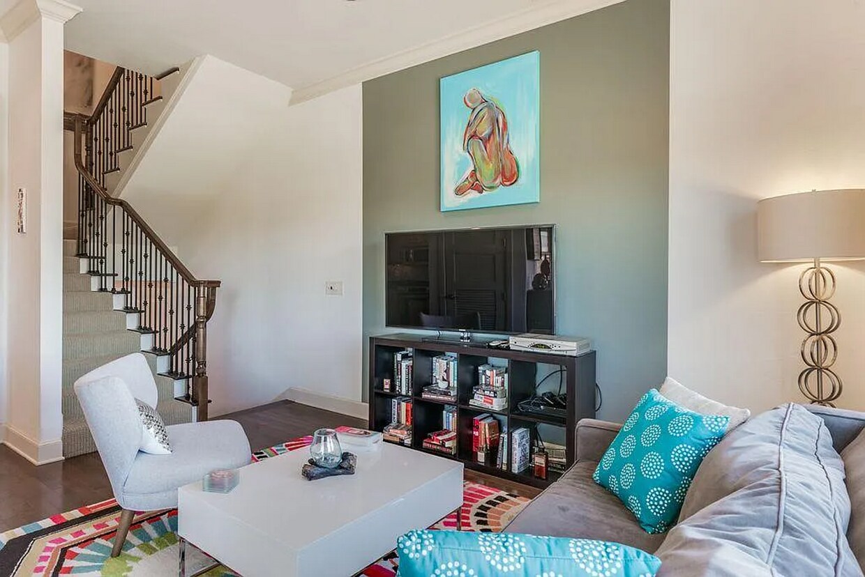 Foto principal - **Stylish Downtown Condo at The Hill – Wal...