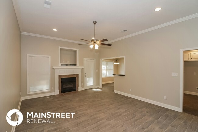 Building Photo - 60 Edgewater Cove