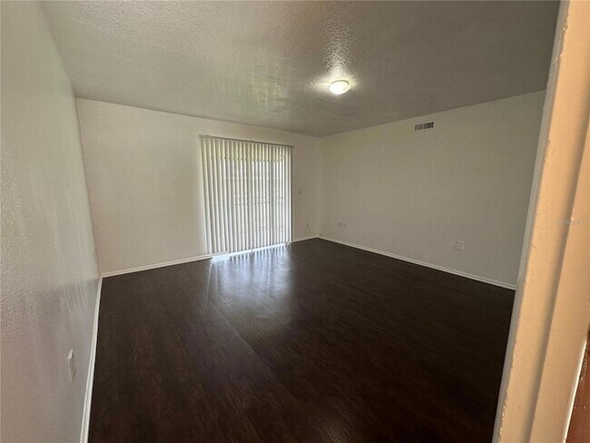 Building Photo - 1000 Lake of the Woods Blvd