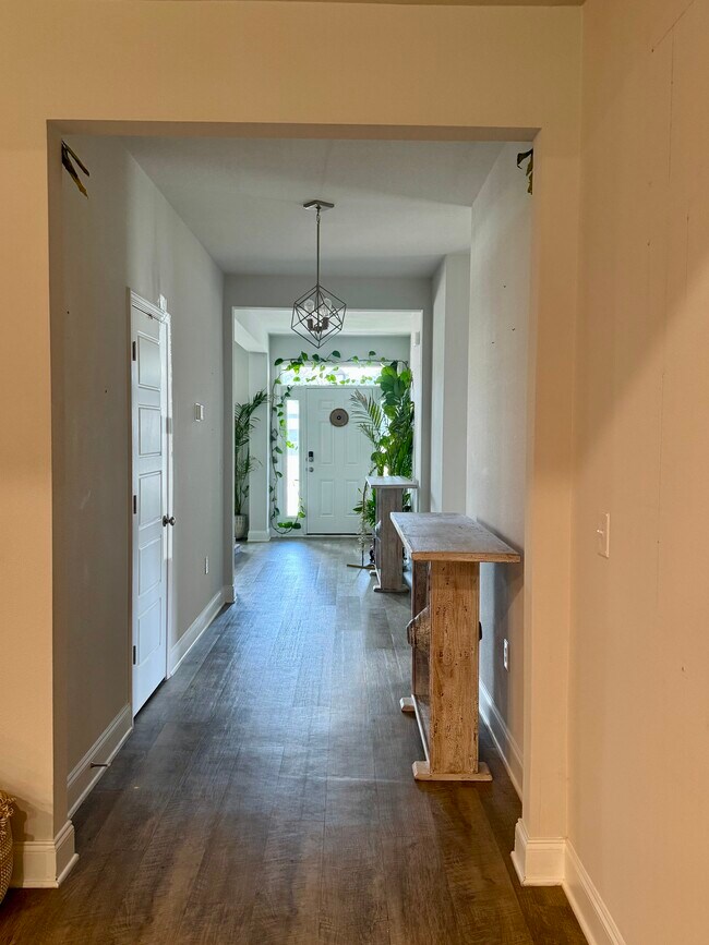 Building Photo - 9523 Vargas Ct