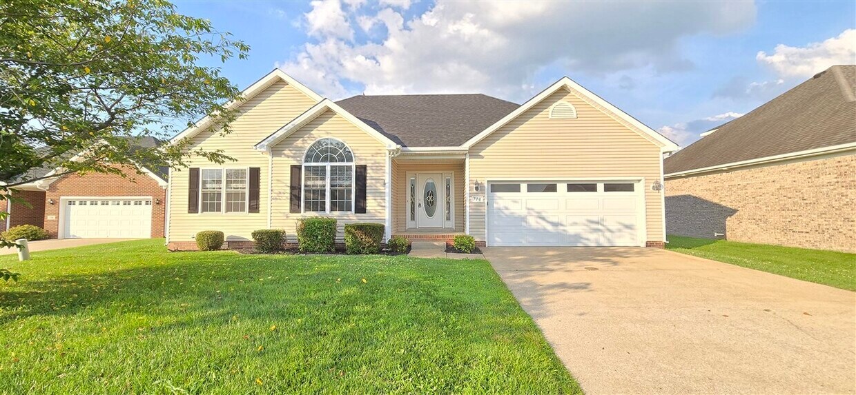 Foto principal - 710 Chasefield Ave