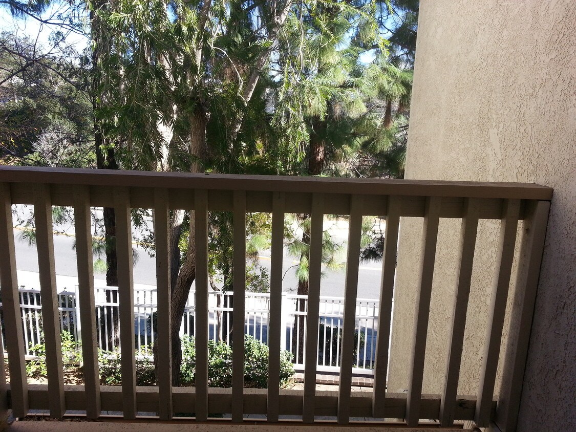 640 Indian Oak Ln, Oak Park, CA 91377 Condo for Rent in Oak Park, CA