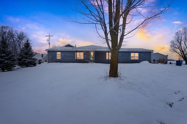 Building Photo - 18025 Doehrman Rd