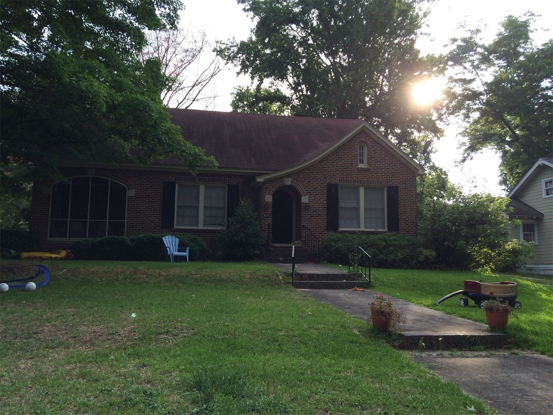 601 Highland Dr, Greenwood, SC 29649 House Rental in Greenwood, SC