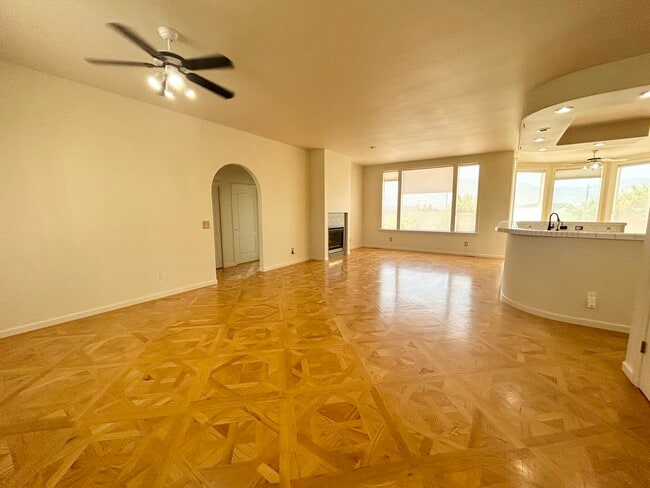Foto del edificio - 924 Springfield Dr