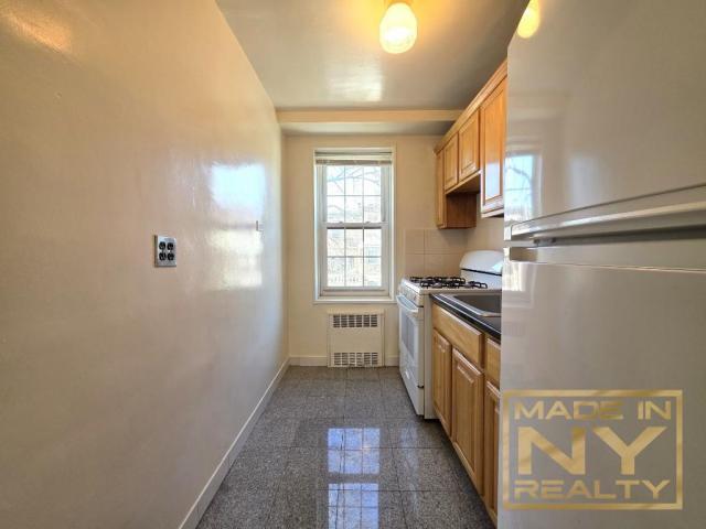 Foto principal - 1 bedroom in Briarwood NY 11435