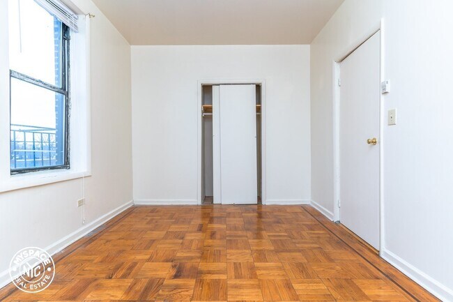 Building Photo - 497 Linden Blvd