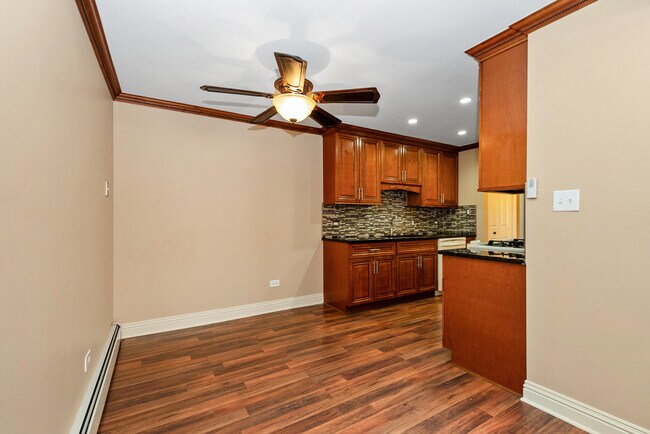 Foto del edificio - 10625 Parkside Ave