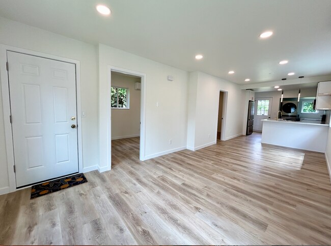 Foto del edificio - West Seattle/Pigeon Point Home