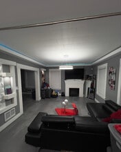 Building Photo - 107 Summer St