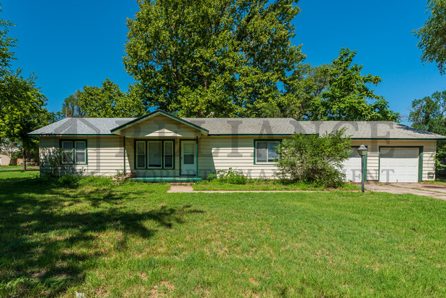 Building Photo - 7447 S Ida