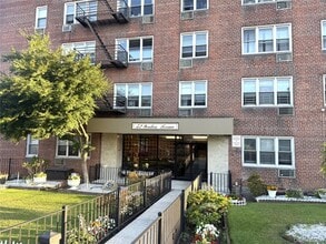 Building Photo - 52 Yonkers Terrace