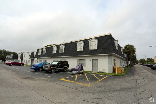 Building Photo - Brandychase Condominiums