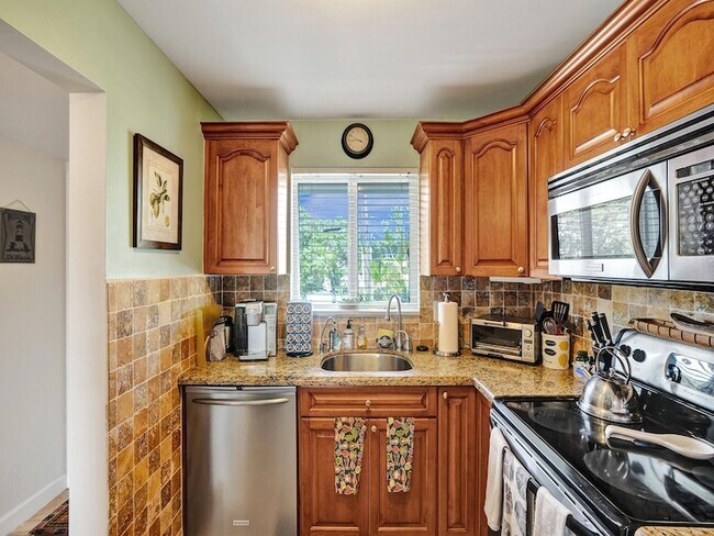 Foto del edificio - 912 Pine Drive Unit 203